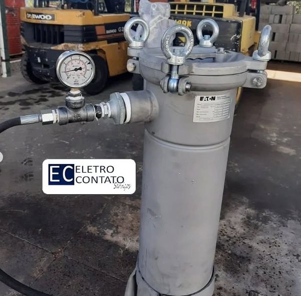 Vaso de filtragem com manômetro instalado durante inspeção NR-13 em uma indústria de Salto-SP